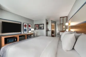 AmericInn by Wyndham Fairfield - Room