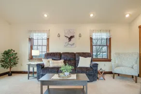 4 Mi to the Amish Village: Spacious Home w/ Deck! - Interiör