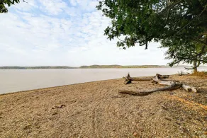 Lake Barkley Home with On Site Beach Boat and Swim - Innvendig