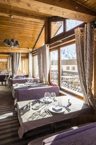 Hôtel Les Campanules by Les Etincelles  - Restaurant