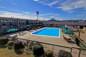 Ramada by Wyndham Macon - Vue de la chambre