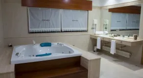 Exe Vía Argentum - Bathroom