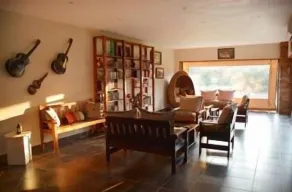 Foreva Wild - Room
