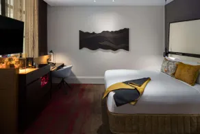 QT Sydney - Room