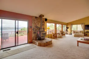 Spacious Kelseyville Home w/ Large Lakefront Deck! - Innenbereich
