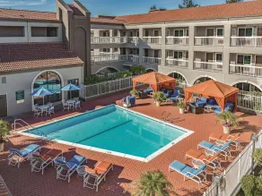 La Quinta Wyndham SFO Airport West Millbrae-Presidents Award Winner-FREE ARPRT SHTL - Piscine