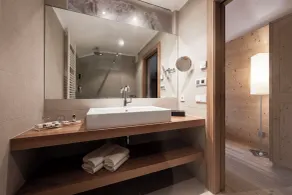 Dolomites Nature Hotel Vigilerhof - Bathroom