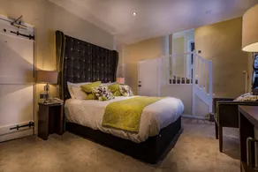 The Golden Fleece Hotel, Thirsk, North Yorkshire - The Coaching Inn Group - Room