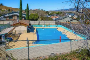 Golfer's Haven! Mtn-view Dewey Gem w/ Pool Access - Interiør