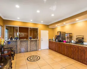 Rodeway Inn & Suites Corona - Hall