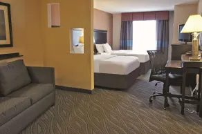La Quinta by Wyndham Edmond - Chambre