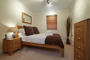 2 bed 2 bath at Jago Crt in Newbury - FREE parking with no height restrictions - Zimmer