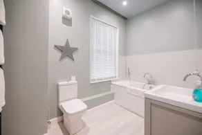 6a Market Hill, Woodbridge - Bathroom