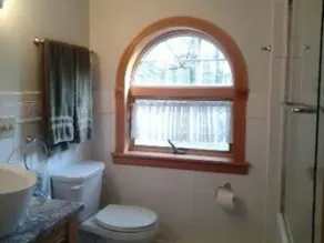Flint Hill Farm AG - Bathroom