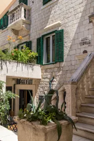 Slavija Culture Heritage Hotel - Indgang