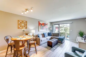 Unwind Poolside, Walk to Old Town! Scottsdale Unit - Interiör
