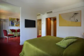 The New Midi - Chambre