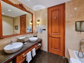 Express Inn The Business Luxury Hotel - Bathroom