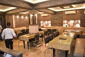 MAYUR HOTEL - Restaurant