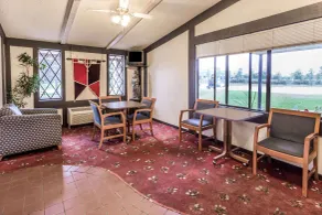 Knights Inn Racine - Hall