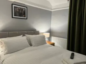 The George Hotel - Rum