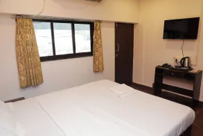 Omnia Beach Resort Near Candolim Beach - Zimmer