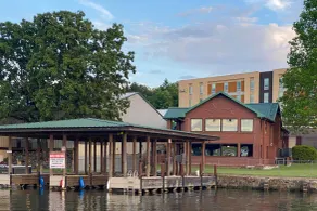 Lakefront Gem w/ Docks on Central AVE - Interiør