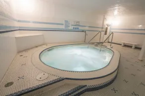 Royal Scot Hotel & Suites, Trademark Collection by Wyndham - Piscine