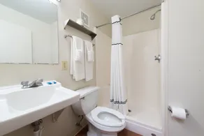 Studio 51 Extended Stay Hotel - Salle de bain