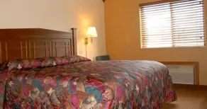 Best Rest Inn & Suites - Zimmer