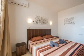 Seashells 2 bedroom Apartment with sunny terrace with stunning sea views - by Getawaysmalta - Rom