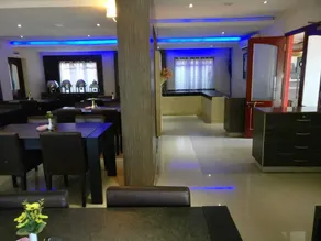 French Avenue - Reception