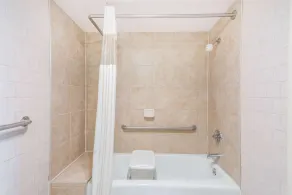 Days Inn by Wyndham Hannibal - Salle de bain