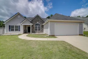 Shop, Fish & Explore: Suburban Home in Loganville! - Innvendig