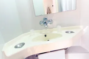 Premiere Classe Avallon - Bathroom