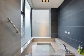 Hand in Hand INN - Bathroom