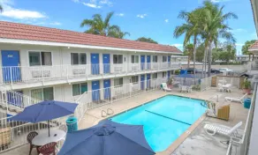 Motel 6-Costa Mesa, CA - Piscine