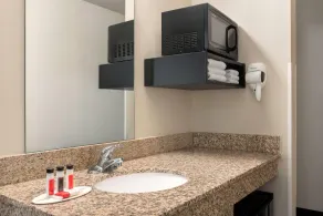 Baymont by Wyndham Glenwood - Salle de bain