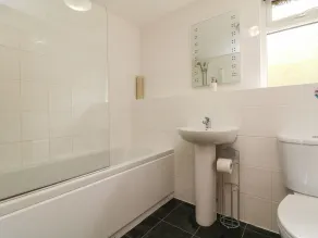 Chalet Log Cabin L15 - Bathroom