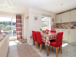 Boos Bungalow - Ristoranti