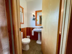 Whispering Pines 3BR Townhouse Views and private Hot Tub - Badeværelse
