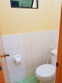 Pamujo Hostel - Bathroom