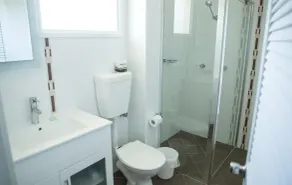 Colonial Lodge Motor Inn - Badezimmer