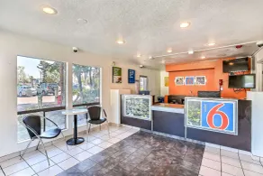 Motel 6-Oakland, CA - Embarcadero - Réception