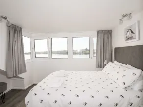 The Summerhouse - Room