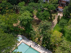 Issara Boutique Winery Hotel - Basseng