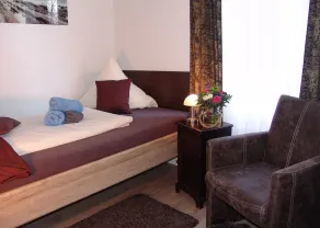 Hotel Garni Landhaus Uttum - Room