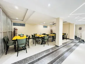 Hotel Hitam Rishikesh 2Min Walk to Parmarth Niketan Aashram ,Vanprastha Aashram - Restaurant