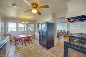 Family Retreat on Cedar Creek Lake! Dock & Views - Interni