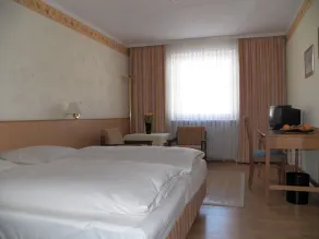 Hotel Deutscher Kaiser - Room